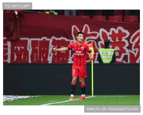 上海海港底线一扣极其灵巧，带动整体节奏